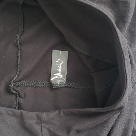 MalvinA black capri leggings One Size fits most EUC - Picture 3 of 6